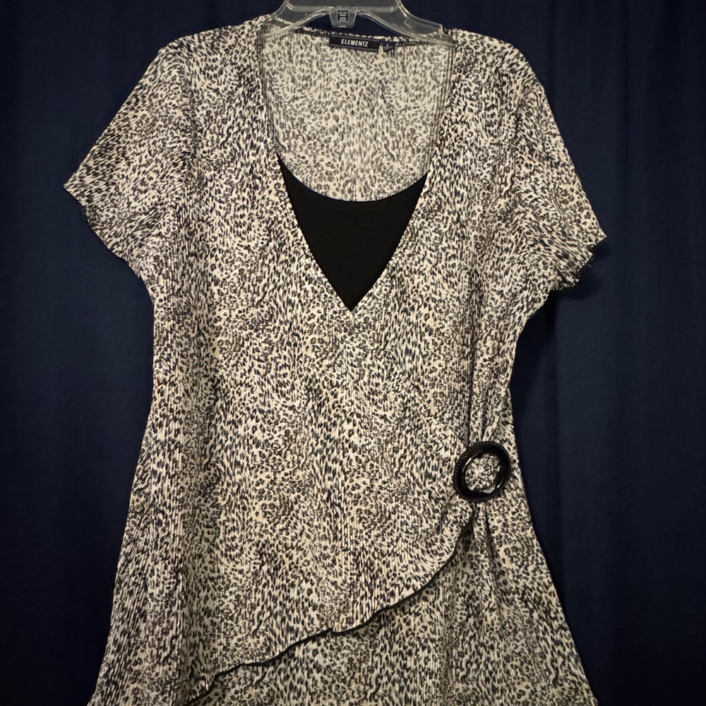 Chic Black and White Patterned Blouse